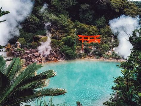 博多から近い温泉 日帰り - 温泉と都市の融合、その魅力を探る